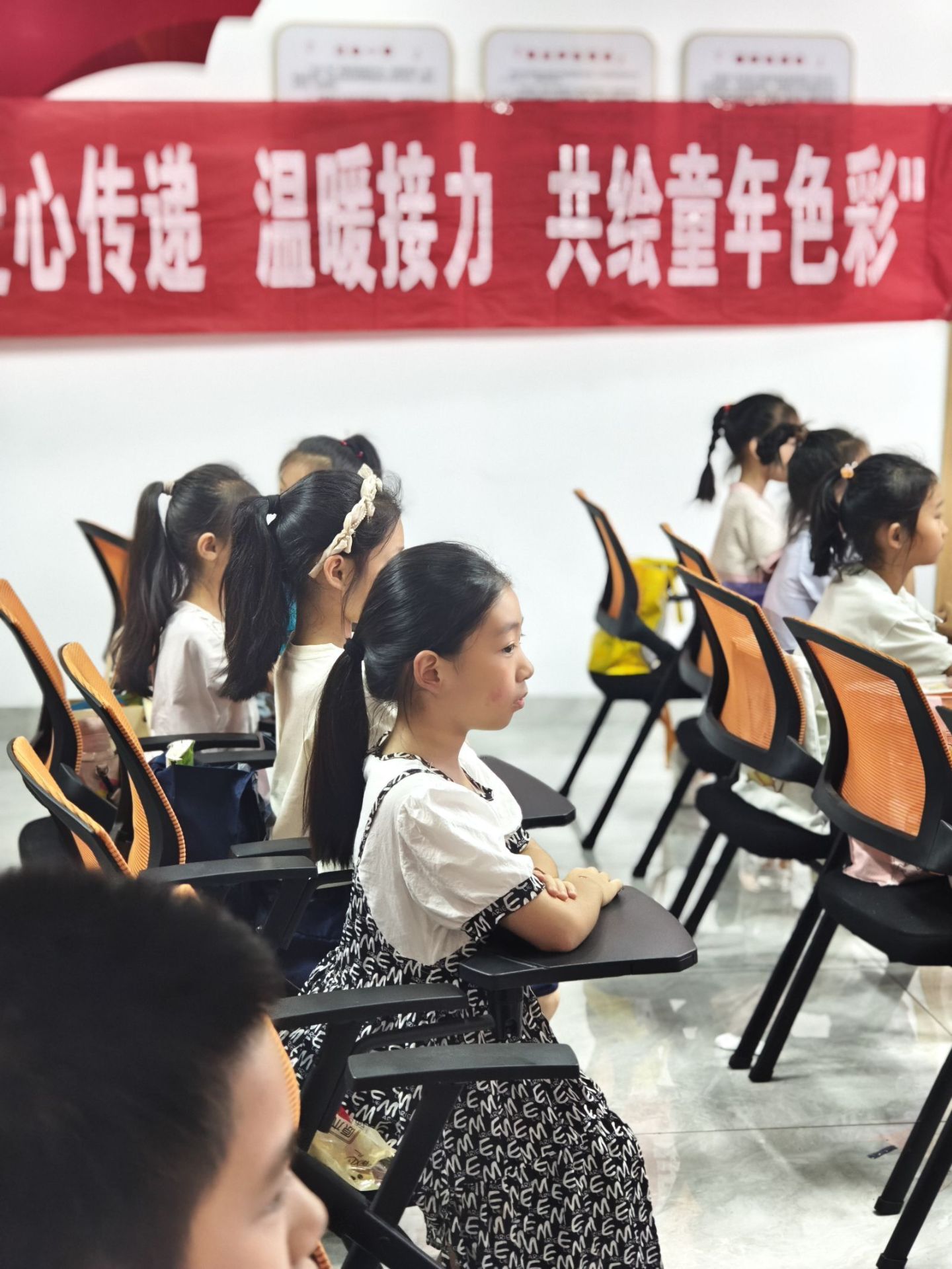 湖南科技大學(xué)“青春有伴”志愿團(tuán)隊(duì)在金塘推廣七彩假期防溺水知識(shí)