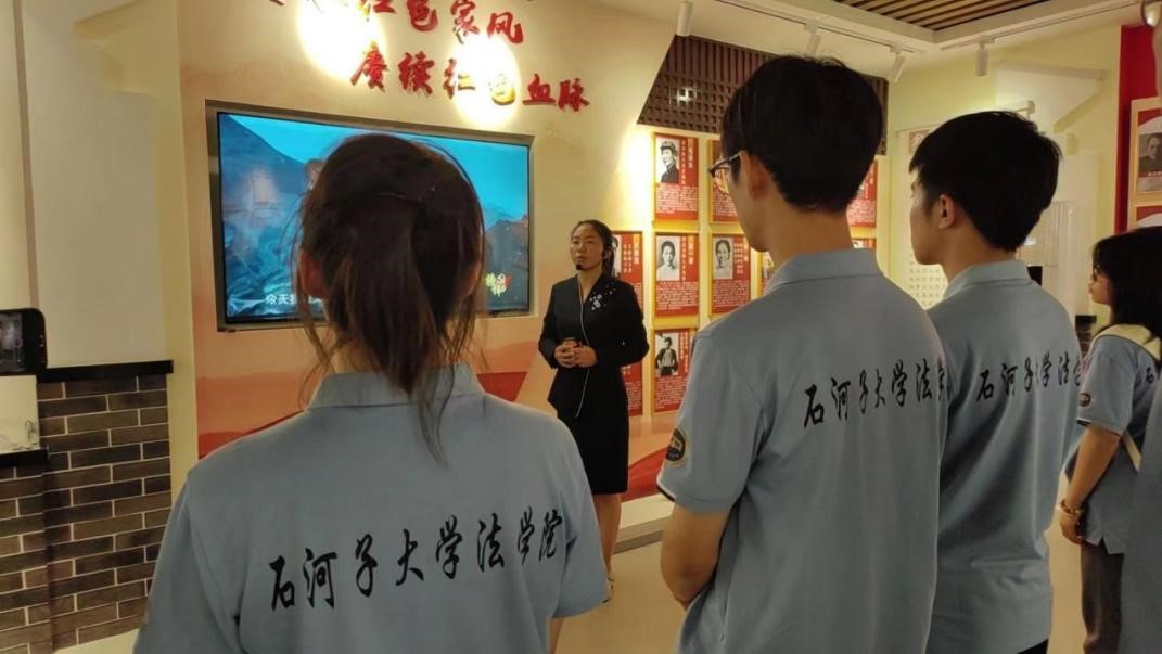 衛(wèi)國戍邊兵團(tuán)行，共筑中華民族夢