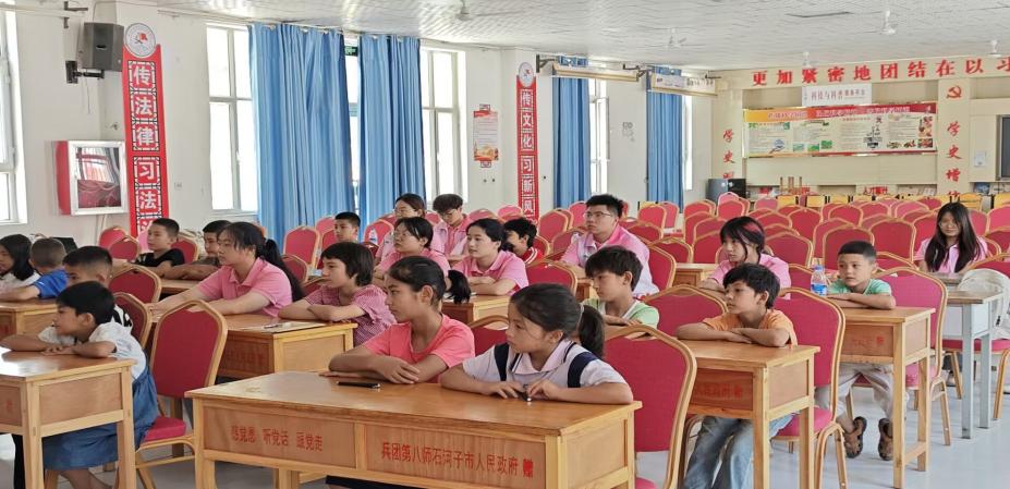 發(fā)揚(yáng)胡楊精神，爭(zhēng)做胡楊青年
