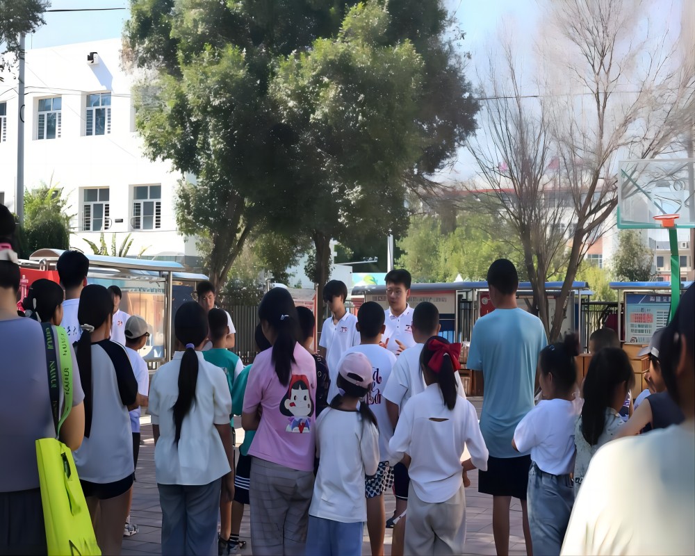 石河子大學(xué)法學(xué)院赴第八師石河子市63社區(qū)教育關(guān)愛(ài)社會(huì)實(shí)踐團(tuán)開(kāi)展趣味運(yùn)動(dòng)會(huì)